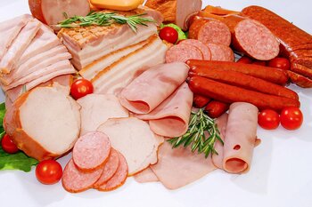 Există sau nu mezeluri sănătoase? / Nutriționistul Tania Fântână îți spune ce alternative mai bune există și cum le (…)