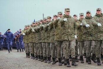 Militarii români fac repetiții pentru parada de 1 Decembrie. MApN: Pot genera temporar zgomot sau trafic îngreunat