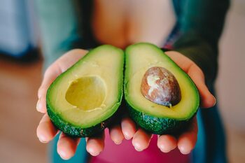 Ministrul Agriculturii: „Dacă alegem brânză franțuzească și avocado în locul produselor românești, deficitul (…)