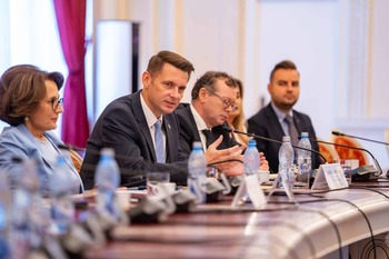 Abrudean: România se află într-o situaţie complicată, nimeni nu mai are încredere în politicieni şi în instituţii