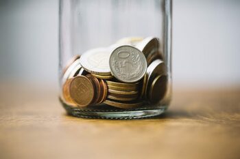 Moneda românească din 1999 care se vinde cu 1.400 de lei. Micul ban era în orice buzunar, detaliul care îl face special