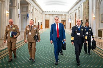 Nu avem operatori de drone, dar ministrul Apărării a găsit ARMA perfectă contra dronelor rusești. „Să ai ochi, (…)