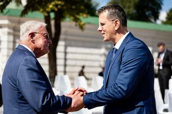 Succes diplomatic. Ionuț Moșteanu, FOTOGRAFIE MEMORABILĂ la Kiev cu Joseph Kellogg, emisarul lui Trump în Ucraina