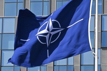 NATO: Alianţa ia în considerare o abordare „mai agresivă” împotriva războiului hibrid al Rusiei