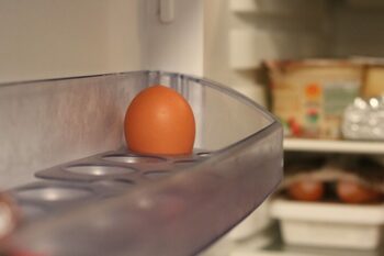 Ce alimente să nu pui niciodată pe ușa frigiderului