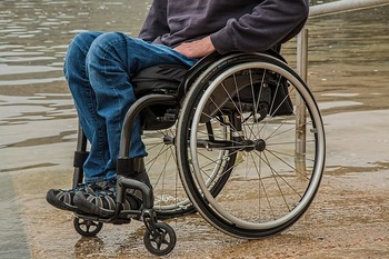 Consiliul Dizabilității solicită menținerea scutirilor de impozit pentru clădiri, terenuri și transport pentru (…)