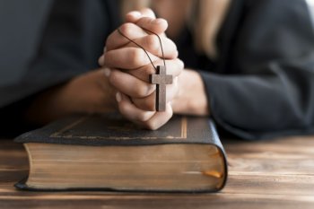 Calendar ortodox, 11 decembrie 2025: îi prăznuim pe Sf. Cuv. Daniil Stâlpnicul și Luca cel Nou