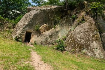 Un templu impresionant, care ascunde o „peșteră sacră”, a fost descoperit în Turcia