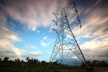 Preţurile la energia electrică vor fi stabilite din nou pe piaţa liberă de la 1 iulie