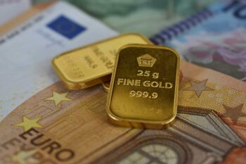 Curs valutar, 13 octombrie. Euro a fost mai ieftin, aurul continuă să urce