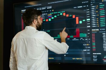 România și Ungaria, menționate ca reper de risc investițional într-o analiză economică britanică