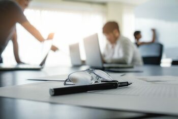 Piața muncii din România, transformată de Inteligența Artificială! Ce temeri au angajații!