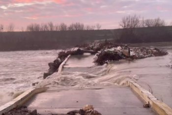 Pod rupt de viituri în Călărași, după deversările de la barajul Mihăilești. Autoritățile exclud evacuarea