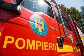 Panică pe litoral! Un incendiu a izbucnit la un hotel în care erau cazați 350 de turiști