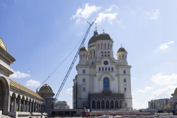 Ghid de bune practici pentru credincioșii care vor participa duminică la sfințirea Catedralei Naționale