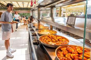 Hotelurile din Turcia vor fi obligate să renunțe la celebrul model „all-inclusive”, din cauza risipei alimentare. Cu (…)