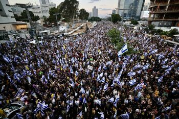 RĂZBOI în Orientul Mijlociu, ziua 703. Protest masiv la Ierusalim: mii de oameni i-au cerut lui Netanyahu eliberarea (…)