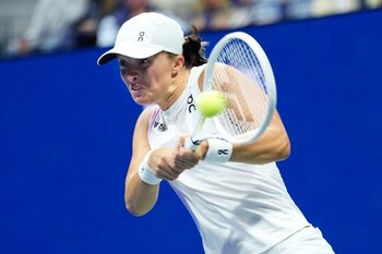 Iga Swiatek s-a calificat în sferturi la Wimbledon