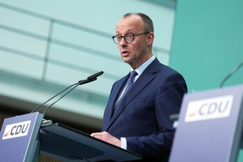 Cancelarul Merz „îngrijorat” de situaţia politică din Franţa: Nu doresc să mă amestec în politica internă franceză. (…)