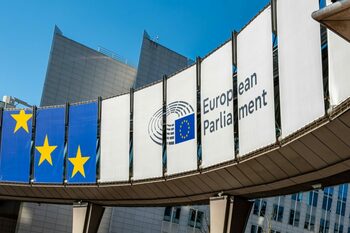 Parlamentul European contestă decizia Consiliului UE de aprobare a programului achizițiilor de ARMAMENT /„Problema (…)