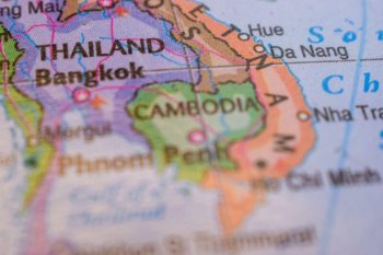 Cambodgia și Thailanda își intensifică atacurile la graniță