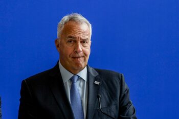 Grecia: Cinci înalți oficiali guvernamentali, inclusiv un ministru, au demisionat după acuzații de FRAUDĂ cu fonduri (…)