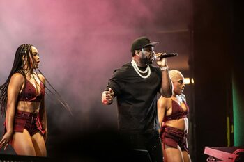 Răsturnare de situație în showbizul american! 50 Cent face pace în instanță fix înainte să explodeze serialul despre (…)