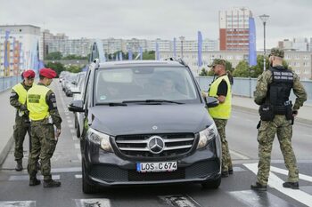 Polonia introduce controale la granițele cu Germania și Lituania. Donald Tusk: “Este necesar pentru a reduce (…)