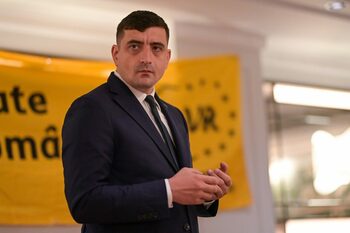 AUR va ataca la CCR proiectele asumate în Parlament. George Simion: „Guvernul a ales să calce în picioare Constituția”