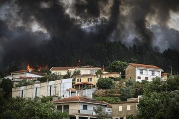 Atenționare de călătorie pentru Portugalia. MAE anunţă risc extrem de incendii de vegetație în mai multe regiuni