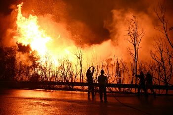 Unul dintre cele mai mari orașe din Grecia este amenințat de un INCENDIU de proporții. Autoritățile au început (…)