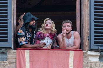 Madonna, aniversare fastuoasă la 67 de ani. Iubitul de 28 de ani a surprins-o cu un tort Labubu URIAȘ!