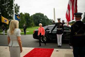 Bulgaria neagă existența unui bruiaj al GPS-ului avionului lui von der Leyen