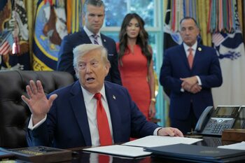 Trump speră că Putin și Zelenski vor ajunge la un ACORD, dar nu se implică în organizarea summitului, nici nu oferă (…)