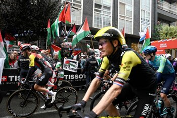 Premierul Spaniei îi laudă pe protestatarii pro-palestinieni pe măsură ce Vuelta se apropie de final