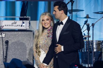 Erika Kirk, văduva lui Charlie Kirk și noul mesia al creștinismului MAGA