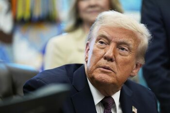 Donald Trump a desemnat mișcarea extremistă „Antifa” drept organizație TERORISTĂ, după asasinarea lui Charlie Kirk