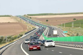 Restricții de circulație duminică, pe fondul codului roșu de caniculă. Lista drumurilor și autoturismelor vizate