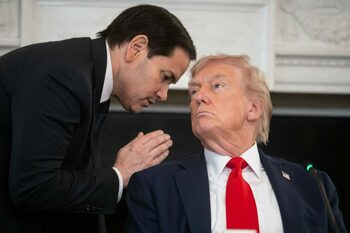 Un bilețel și o șoaptă la urechea lui Trump. Așa a început povestea acordului Israel-Hamas. Urmează și eliberarea (…)