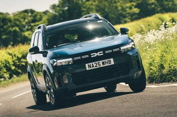 Concluziile unui englez după ce a mers 13.000 de km cu noua Dacia Duster. Ce aspecte negative și pozitive a remarcat