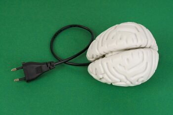 Ce se întâmplă în creier atunci când nu dormim suficient