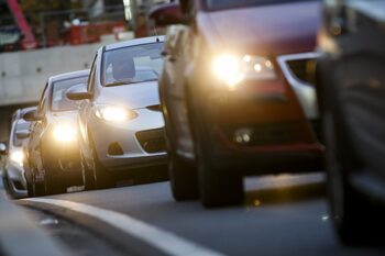 CNAIR: De luni se modifică tarifele şi amenzile de rovinietă şi peaj pentru vehiculele de transport