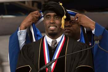 P. Diddy, achitat de trafic sexual şi asociere de răufăcători, dar găsit vinovat de transport de persoane în scopul (…)