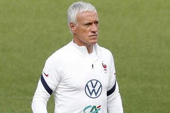 Selecţionerul Franţei, Didier Deschamps, îşi apără stafful după accidentarea lui Mbappe