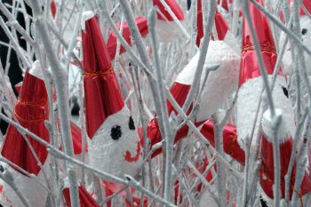 Tradiţii şi obiceiuri de Moş Nicolae, sfântul generos şi îndrăgit de copii. Care este povestea ocrotitorului săracilor