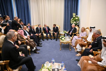 Momente vesele cu Trump la Sharm el-Sheik / Meloni – singura femeie între 30 de bărbați / Lista neagră a lui Trump