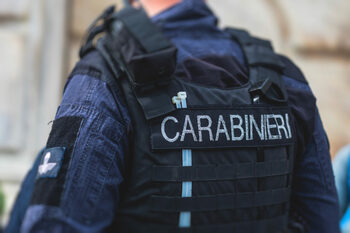 O româncă de 21 de ani a fost ARESTATĂ în Italia. Femeia era căutată pentru tâlhărie și crimă
