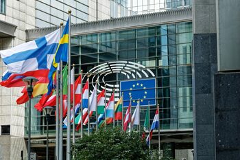 România a înregistrat progrese LIMITATE în combaterea spălării banilor, finanțării terorismului și proliferării armelor