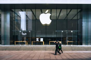iPhone 17 va fi lansat în curând. Ce modificări a adus Apple telefonului ca să revitalizeze vânzările