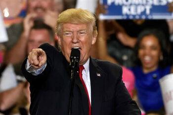 Donald Trump a izbucnit nervos, după toate veștile rele primite: „Ascultă! Taci! Ești de mâna a doua”